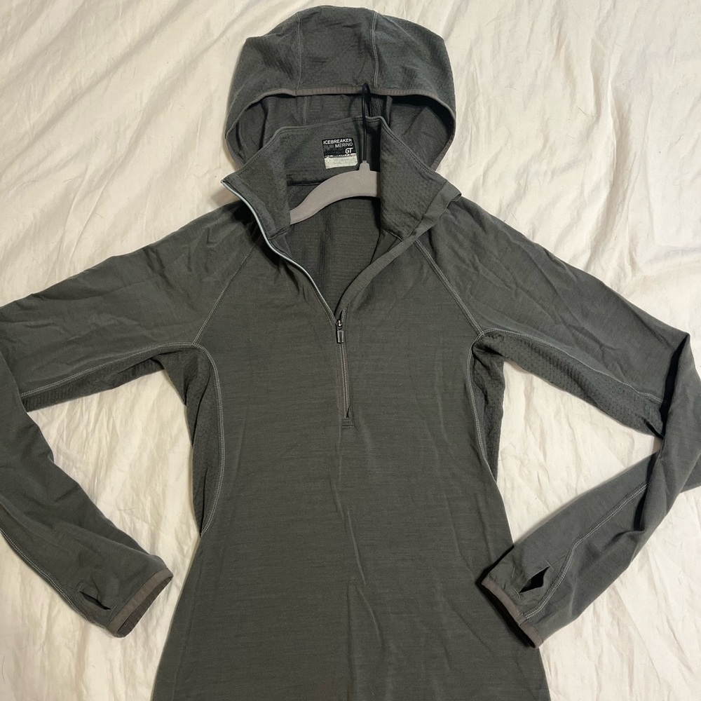 RESERVED FOR SOMEONE - Icebreaker GT cycling sun hoodie xs womens